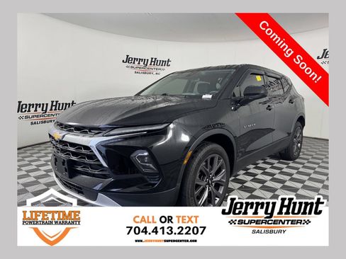 Used 2024 Chevrolet Blazer LT FWD image 1
