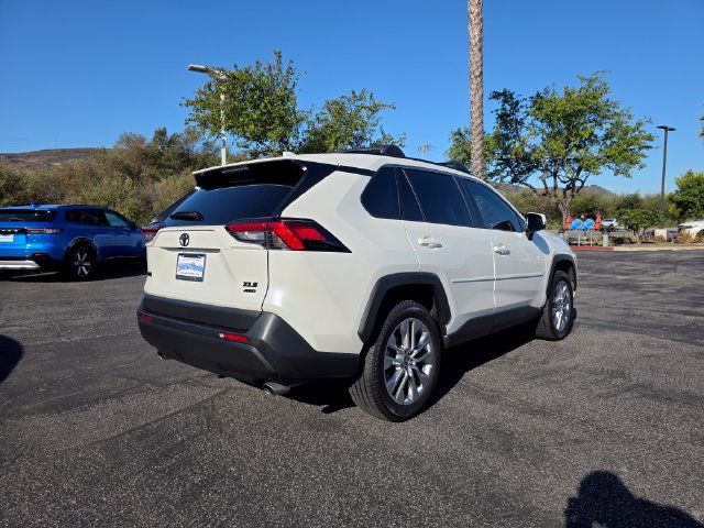 Used 2022 Toyota RAV4 XLE Premium AWD/4WD image 9