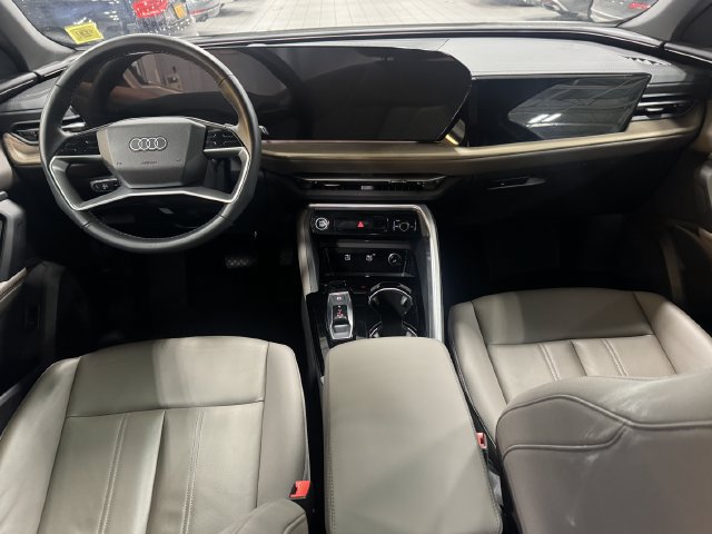 Used 2025 Audi Q5 Premium w/ Convenience Package AWD/4WD image 15