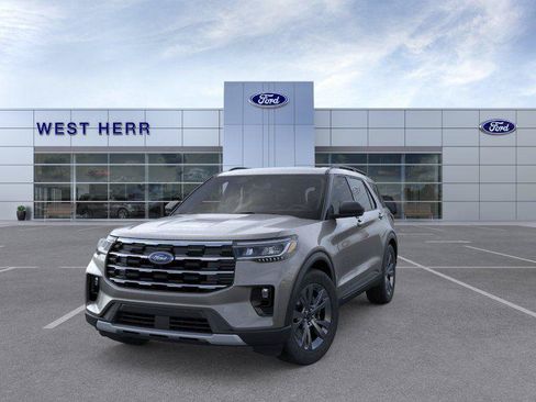 Used 2026 Ford Explorer Active w/ Active Comfort Package AWD/4WD image 2
