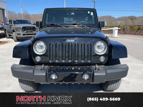 Used 2017 Jeep Wrangler Unlimited Sahara w/ Connectivity Group image 27