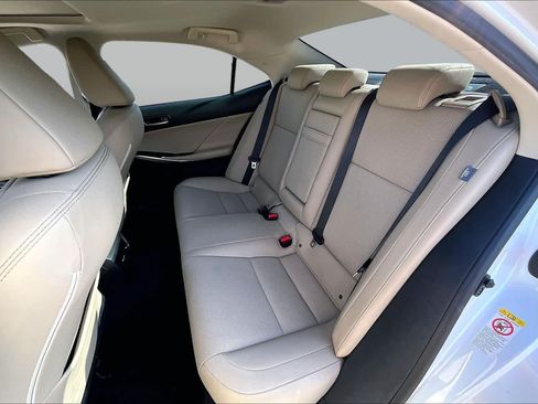 Used 2018 Lexus IS 300 w/ Comfort Package RWD image 18