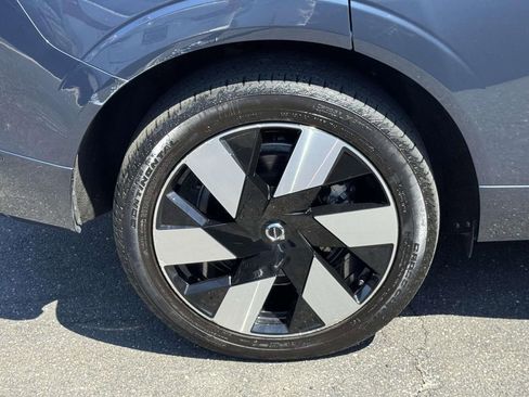 Used 2024 Volvo XC60 T8 Ultimate w/ Protection Package Premier AWD/4WD image 7