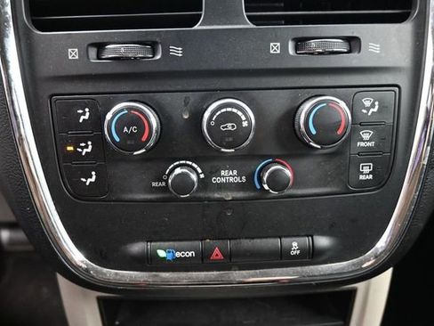 Used 2013 Dodge Grand Caravan SE FWD image 19