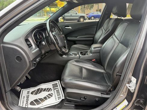 Used 2020 Dodge Charger SXT w/ Leather Interior Group RWD image 9