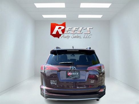Used 2018 Toyota RAV4 XLE AWD/4WD image 28