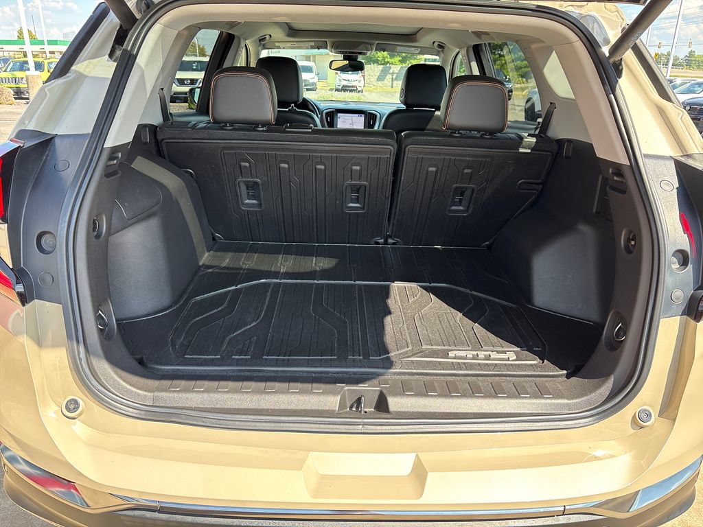 Used 2022 GMC Terrain AT4 w/ Infotainment Package II AWD/4WD image 23
