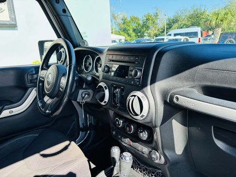 Used 2014 Jeep Wrangler Unlimited Sahara w/ Connectivity Group image 28