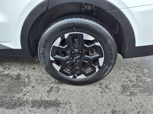 Used 2024 Kia Sorento S AWD/4WD image 6