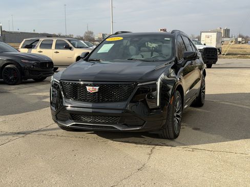 Used 2025 Cadillac XT4 Sport image 17
