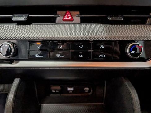 Used 2025 Kia Sportage LX image 20