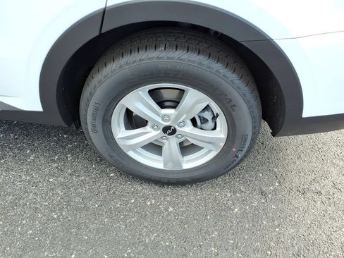 Certified 2026 Kia Sorento LX FWD image 8