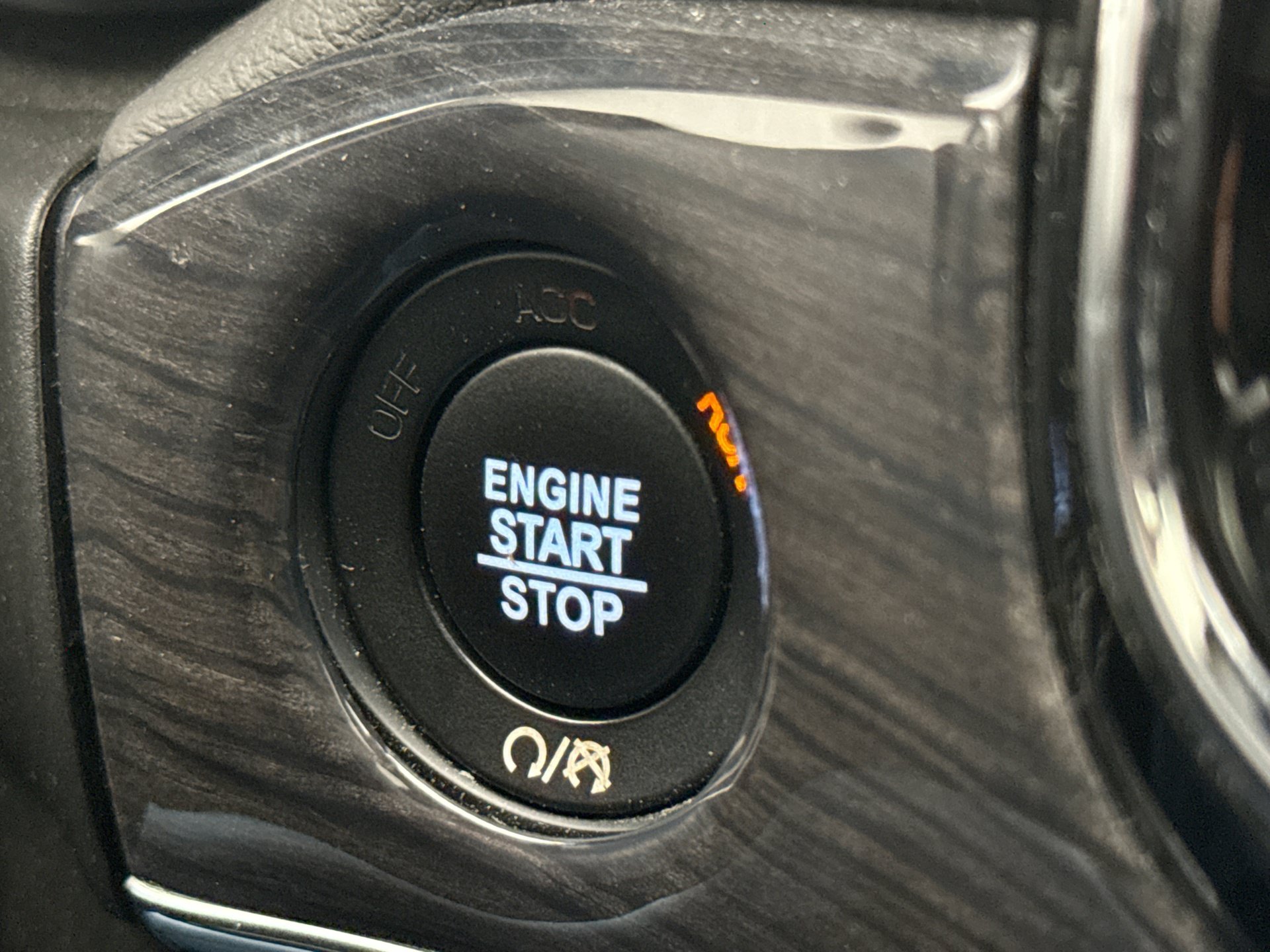 Used 2020 Jeep Grand Cherokee Overland AWD/4WD image 20