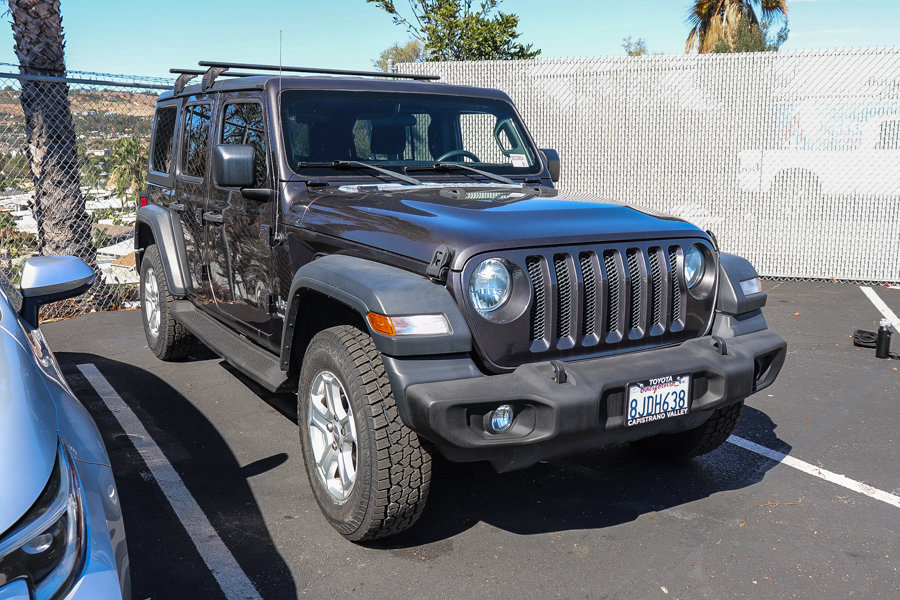 Used 2019 Jeep Wrangler Unlimited Sport S AWD/4WD image 3