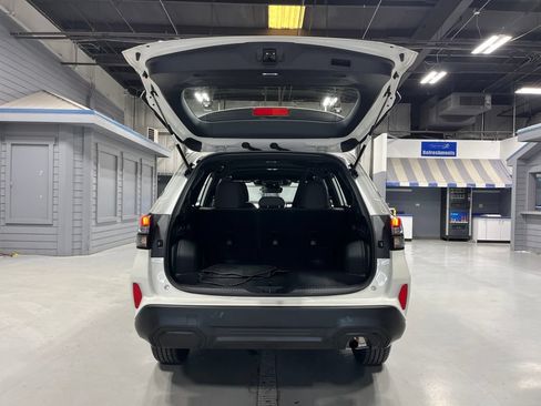 Certified 2025 Subaru Forester AWD/4WD image 11