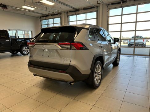 Used 2025 Toyota RAV4 Limited w/ Advanced Technology Package AWD/4WD image 5