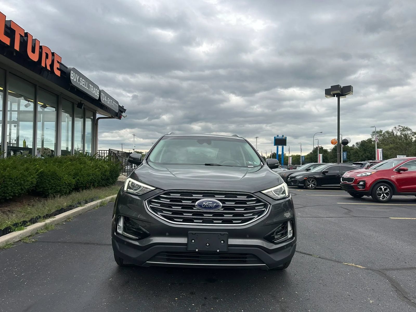 Used 2020 Ford Edge Titanium w/ Cargo Accessory Package FWD image 2
