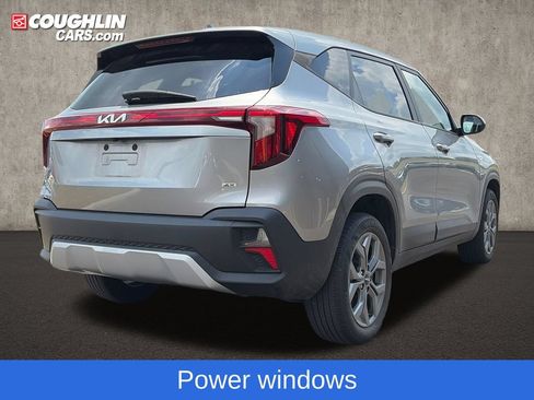 Used 2024 Kia Seltos LX AWD/4WD image 9