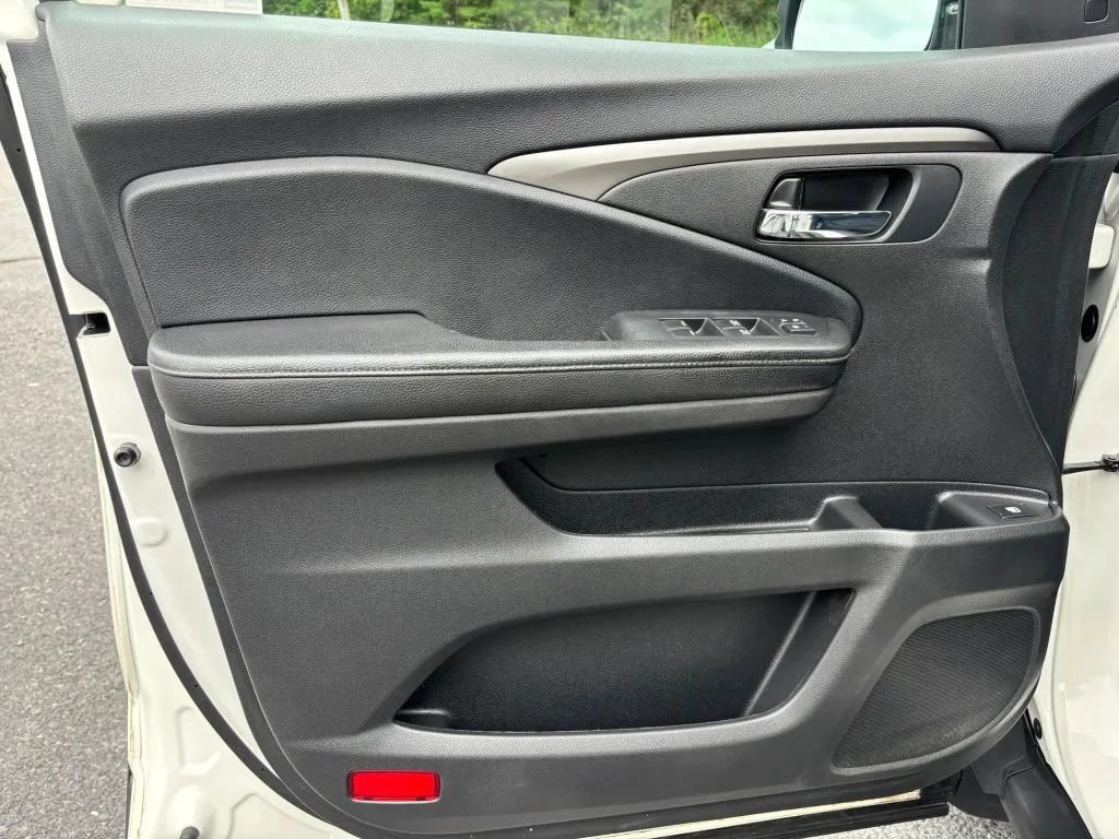 Used 2019 Honda Pilot EX image 12