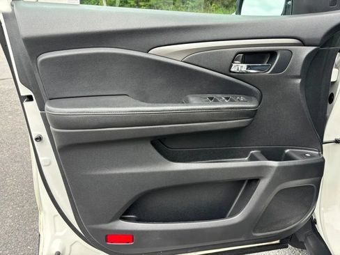 Used 2019 Honda Pilot EX image 12