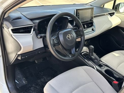 Used 2021 Toyota Corolla LE FWD image 16