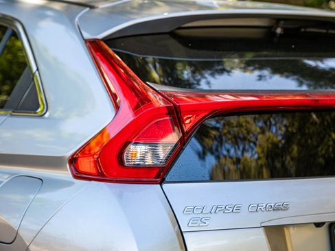 Used 2020 Mitsubishi Eclipse Cross ES image 10