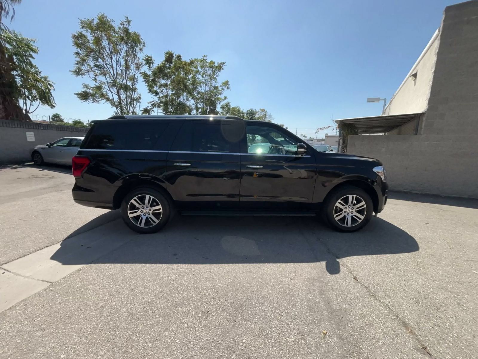 Used 2024 Ford Expedition Max Limited AWD/4WD image 15