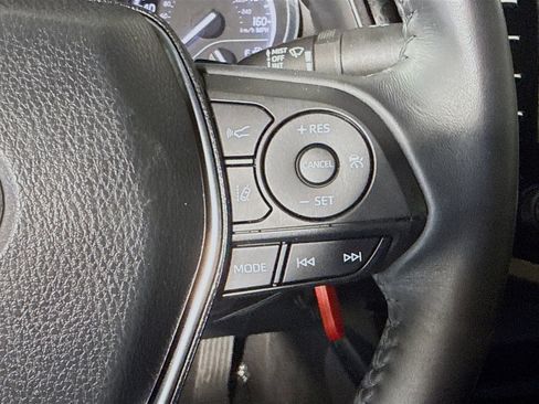 Used 2020 Toyota Camry SE image 15