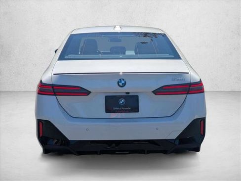 Used 2026 BMW 530i w/ M Sport Package RWD image 7