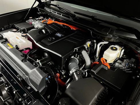 Certified 2025 Toyota Sequoia SR5 image 11