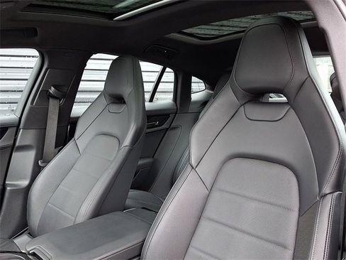 New 2025 Porsche Panamera 4 image 5