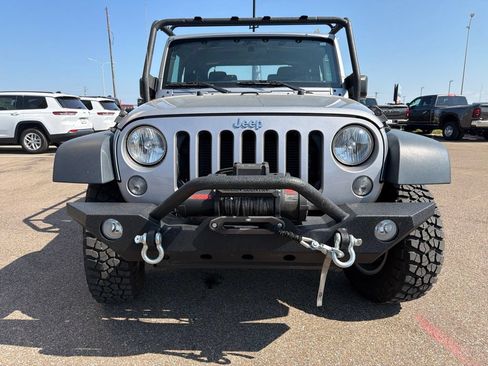 Used 2016 Jeep Wrangler Sport w/ Connectivity Group AWD/4WD image 8