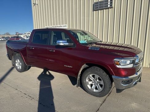 Used 2019 RAM 1500 Laramie AWD/4WD image 2