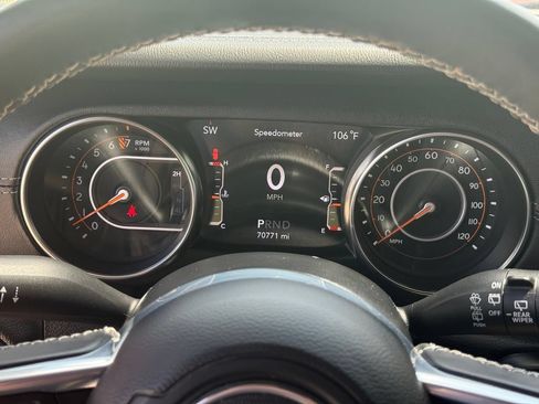 Used 2022 Jeep Wrangler Unlimited Sahara w/ LED Lighting Group AWD/4WD image 13