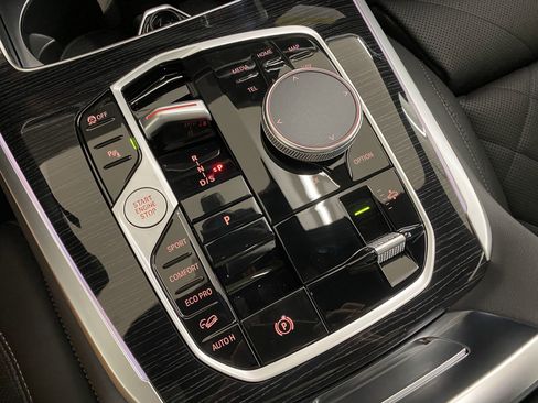 New 2026 BMW X7 xDrive40i w/ M Sport Package image 18