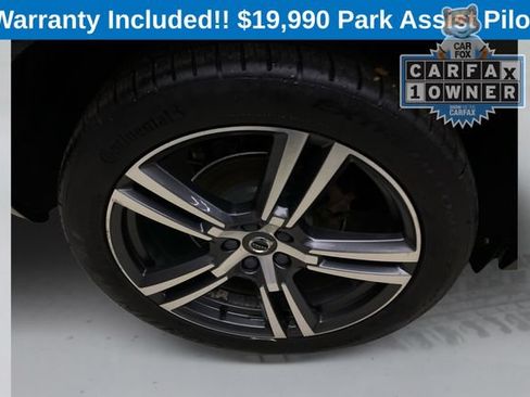 Used 2018 Volvo XC60 T5 Momentum w/ Convenience Package AWD/4WD image 18