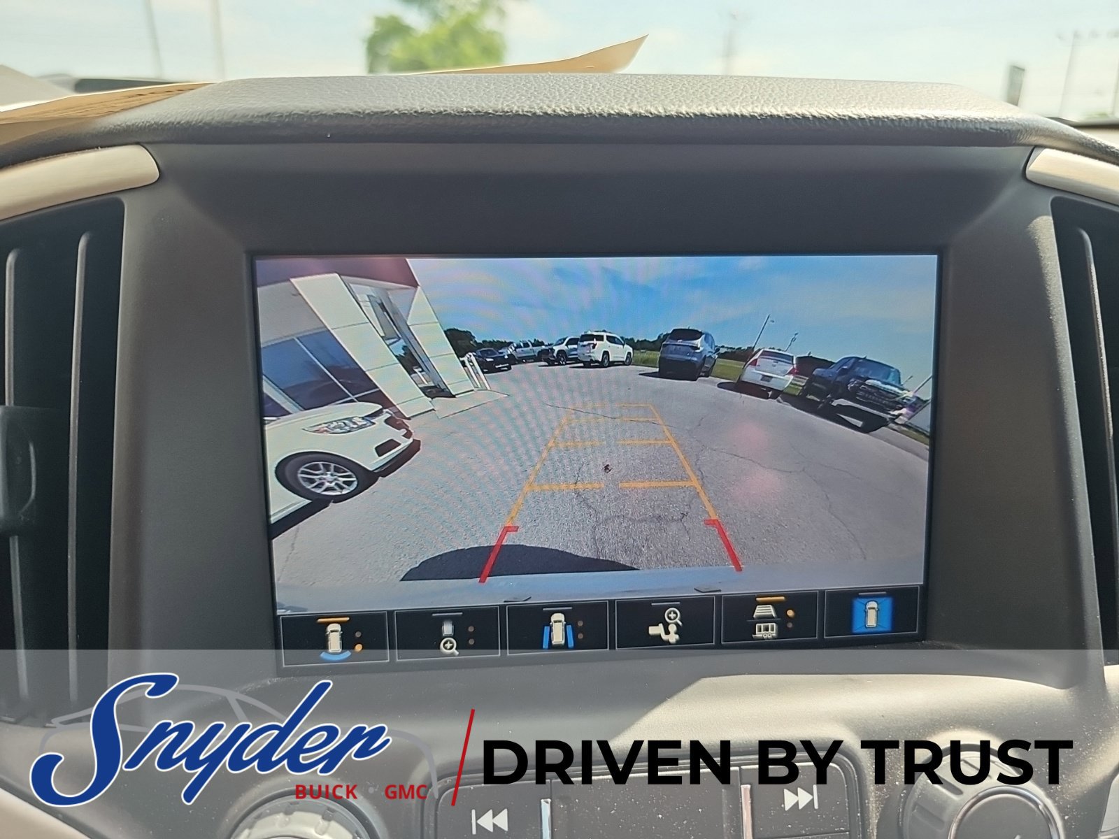 Used 2024 GMC Terrain Denali w/ Denali Premium Package AWD/4WD image 22