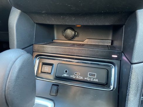 Used 2024 Subaru Ascent Limited w/ Technology Package image 32