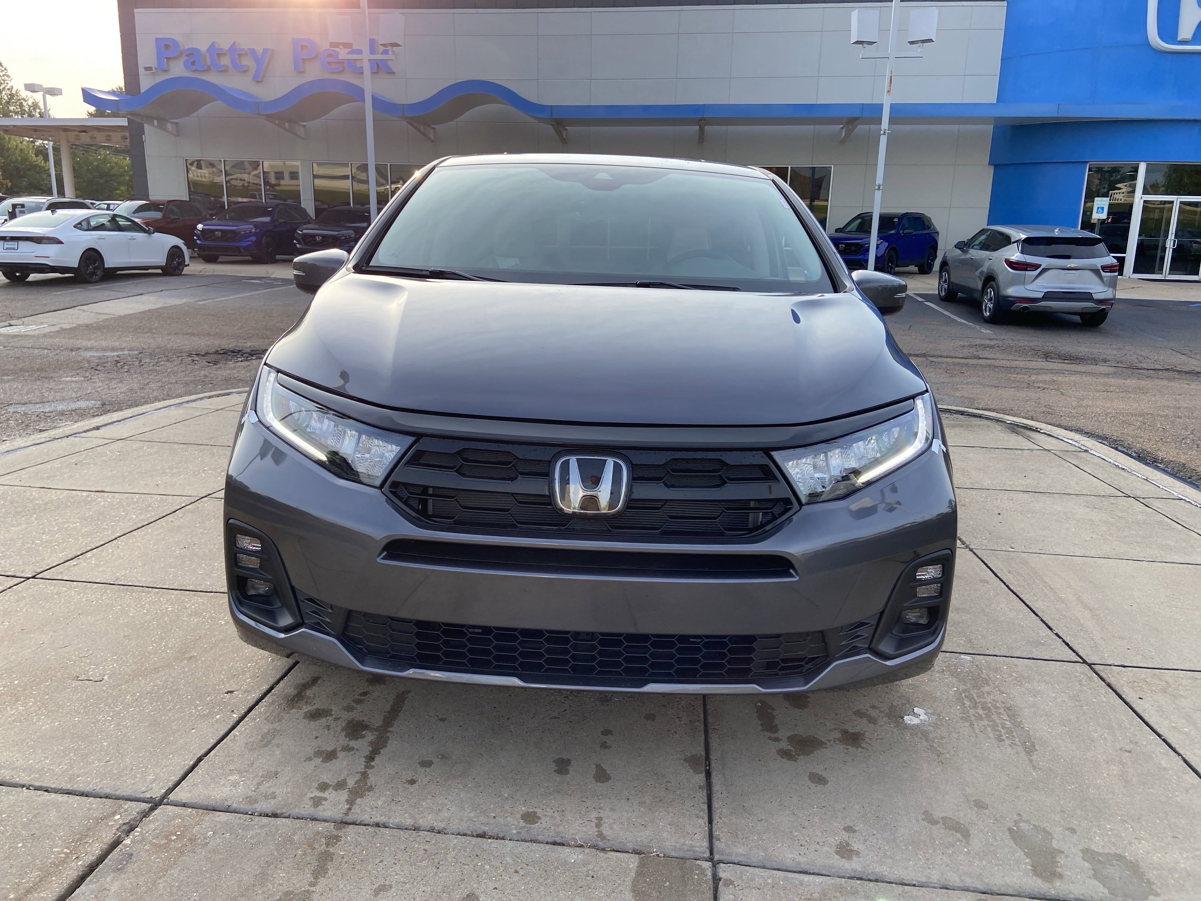 New 2027 Honda Odyssey Touring image 3