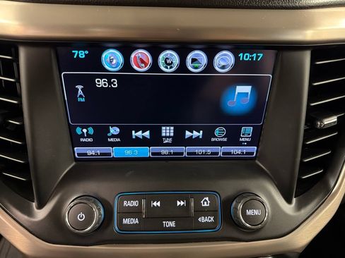 Used 2018 GMC Acadia Denali w/ Technology Package AWD/4WD image 9