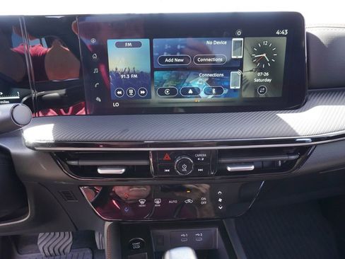 New 2025 Nissan Kicks SR image 19