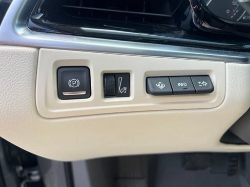 Used 2024 Cadillac XT6 Premium Luxury w/ Technology Package AWD/4WD image 29
