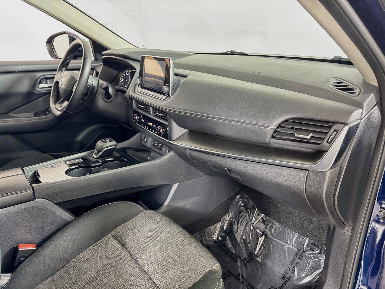 Used 2025 Nissan Rogue SV FWD image 26