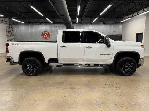 Used 2020 Chevrolet Silverado 2500 LTZ w/ LTZ Plus Package AWD/4WD image 15