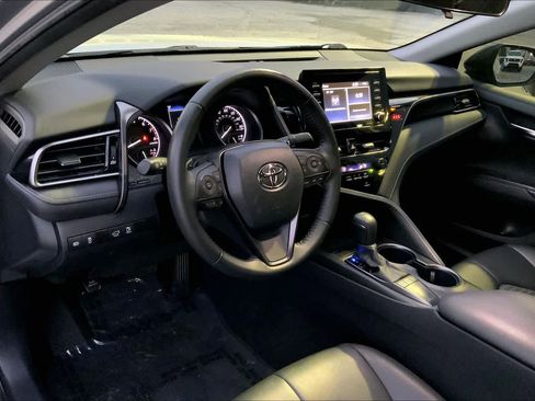 Used 2023 Toyota Camry SE image 16