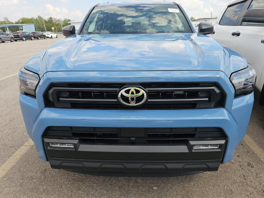 Used 2026 Toyota 4Runner SR5 AWD/4WD image 2
