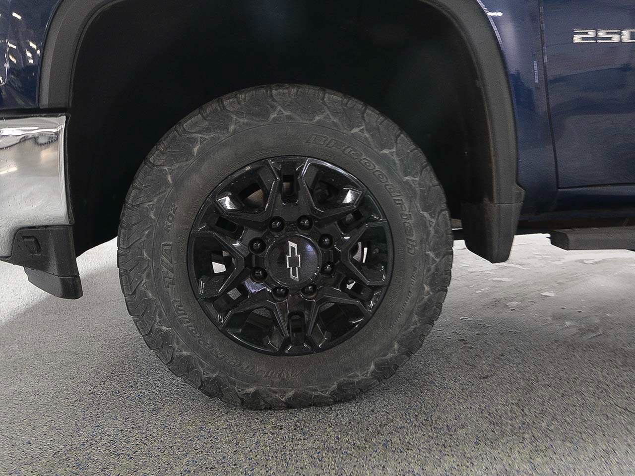 Used 2022 Chevrolet Silverado 2500 LTZ w/ Safety Package AWD/4WD image 6