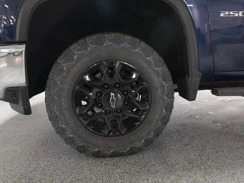 Used 2022 Chevrolet Silverado 2500 LTZ w/ Safety Package AWD/4WD image 6