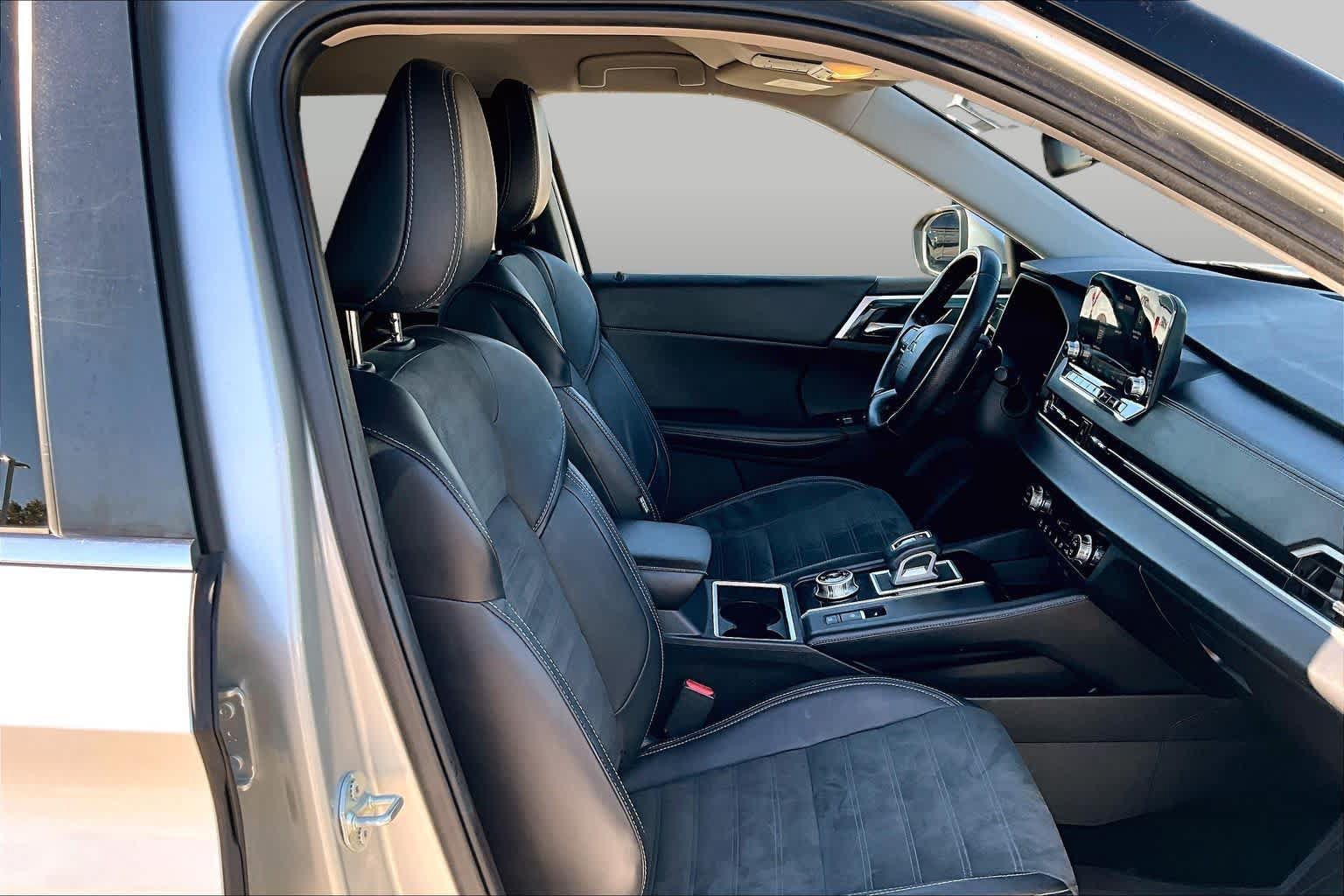 Used 2022 Mitsubishi Outlander SE AWD/4WD image 9