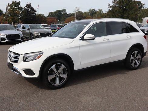 Used 2019 Mercedes-Benz GLC 300 4MATIC image 1